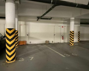 TOP NA PRENÁJOM: Parkovacie miesto v podzemnej garáži + pivnica s výmerou 5m2 