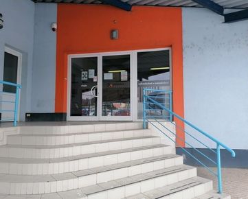 Na prenájom obchodný priestor 491 m2 Banská Bystrica pri R1