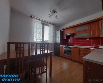 Predaj, veľký 3-izb. byt s balkónom na SNP, Michalovce, 123.000 €