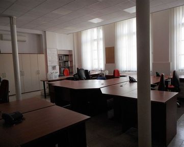 Ponúkame na prenájom rekonštruovanú kanceláriu, 104,60 m2, Palackého ul.