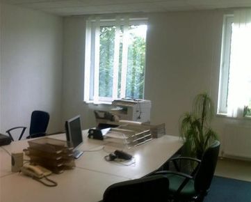 Prenájom dvoch kancelárií 25 a 18 m2, na Žatevnej ul., v Dúbravke.