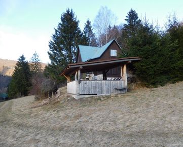 Nižšia cena: Rekreačná chata s veľkým  vysporiadaným pozemkom v katastri obce Žaškov - okr. D.Kubín.