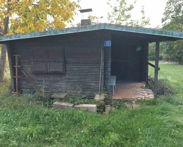 Záhradná chata s udržiavaným pozemkom Kozárovce-staré vinice