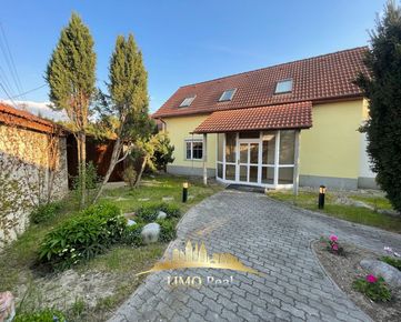 ! REZERVOVANE ! 6 izbový rodinný dom s krásnou záhradkou v Bratislave