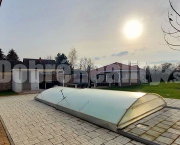 Nádherný 4 izbový rodinný dom s bazénom, vírivkou a fínskou saunou na predaj