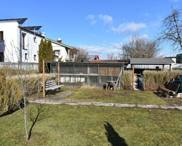 REZERVOVANÉ - Predaj rovinatého pozemku na výstavbu rod.domu 440 m2 v prímestskej časti Žilina - Bánová.