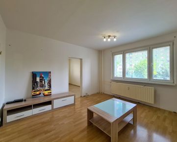 Upravený 3-izbový byt s lodžiou v príjemnej lokalite sídl. KVP - Klimkovičova ul.