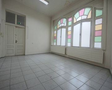 Nitra – kancelárske priestory na pešej zóne – Štefánikova trieda