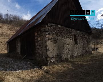 Rodinný dom v Kremnici so stodolou a pozemkom o  celkovej rozlohe 15 675 m2.