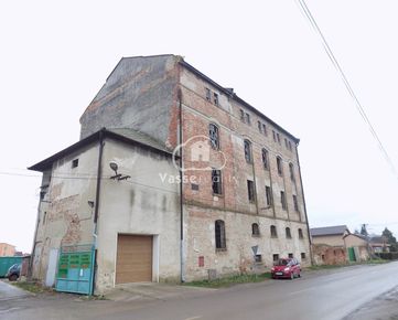 Budova  mlynu na investíciu aj z eurofondov - mlyn Bátorové Kosihy ,vhodné na múzeum , reštauráciu , penzion .