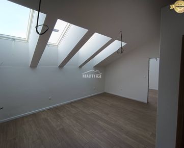 Na predaj novostavba, podkrovný 2-izbový byt 70 m2, Žilina-centrum