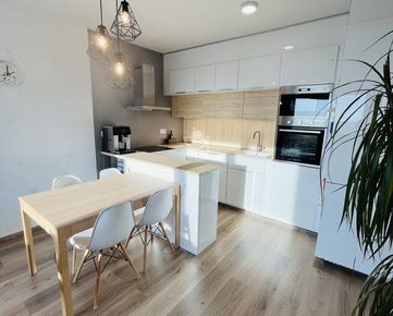 Minimalistický 3 izbový zariadený byt v 6 ročnej novostavbe - BOSÁKOVA