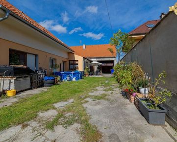 Dva rodinné domy / novostavby v obci Lozorno