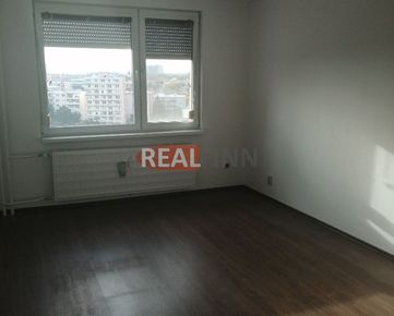 REALFINN - NOVÉ ZÀMKY -  2 izbový byt na predaj neďaleko od centra mesta