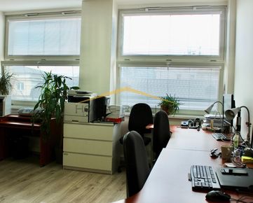 Pekný svetlý kancelársky priestor Bezručova ulica, Bratislava I. Staré Mesto