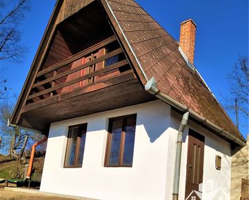 Znížená cena -Na predaj poschodová murovaná chatka v Kamenici nad Hronom