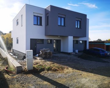 Exkluzívne ponúkame na predaj dvojpodlažný luxusný dom na Šalgovíku.