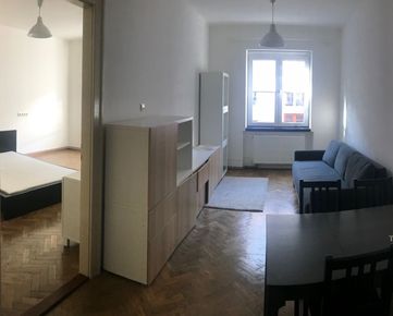 OLYMP – rekonštruovaný, tehlový 2-izbový byt s internetom na Šoltésovej ulici v Starom meste