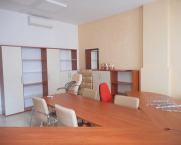 Prenájom - rekonštruované kancelárske priestory, 204 m2, Palackého ul.