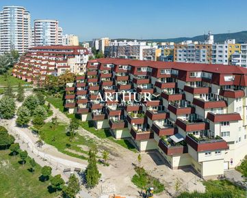 ARTHUR - Moderný  2,5 izb. byt v 18-ročnom bytovom dome  na Hany Meličkovej s balkónom!