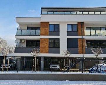Nový 2-izbový byt s parkovacím miestom v centre Prešova na prenájom 