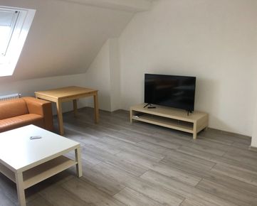 Prenájom 3-izbového priestranného bytu v centre mesta Nitra