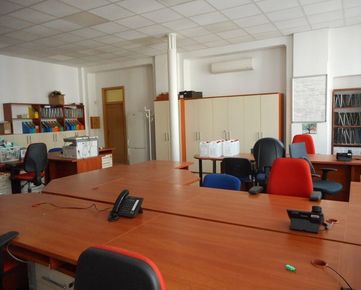 Prenájom - rekonštruované kancelárske priestory, 130 m2, Palackého ul.
