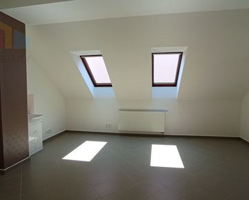 Kancelárske priestory na prenájom 58 m2, Nitra- Pešia zona