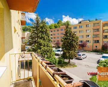 Exkluzívne na predaj 3i byt po takmer kompletnej rekonštrukcií, v blízkosti centra Banská Štiavnica