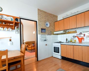 Slnečný 3-izbový byt na Jurkovičovej ulici-Centrum Rače