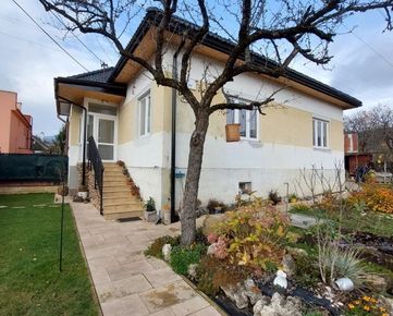 EXKLUZÍVNE - Prenájom zrekonštruovaný  2-izbový rodinný dom Podlavice-Banská Bystrica