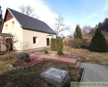 Moderný rodinný dom a novostavba montovaného drevodomu na jednom pozemku - Banská Štiavnica
