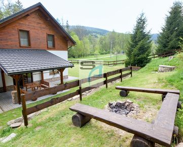 Rekreácia alebo Investícia, ponúkame vám zariadenú kvalitnú rekreačnú chatu v obci Makov.