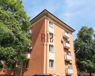 TEHLOVÁ BYTOVKA Predaj 2 izbový byt Nitra - Stavbárska, 2x balkón