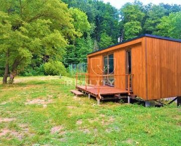 Mobilný dom s pozemkom 1500 m2 v lesoch Malých Karpát