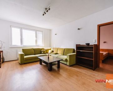 Výhradne – na prenájom 3 izbový byt vo veľmi dobrom stave, čiastočne zariadený, po rekonštrukcii, na sídlisku Šváby, ul. Lomnická