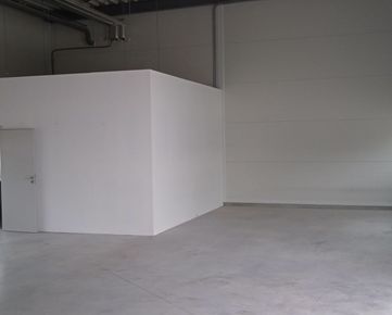 Na prenájom  182 m2 skladovo - výrobná hala Trnava
