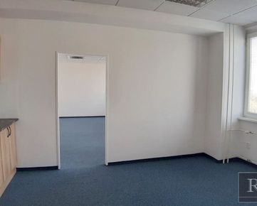 54 m2  – samostatný celok s tromi kanceláriami