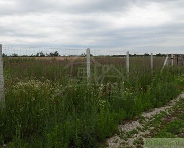 Poľnohospodársky 22 árový pozemok v Bratislave na predaj