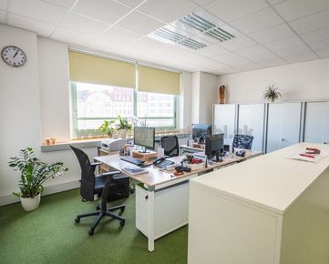 Reprezentatívny kancelársky priestor na predaj o ploche 72,75 m2 v objekte na Nám.SNP
