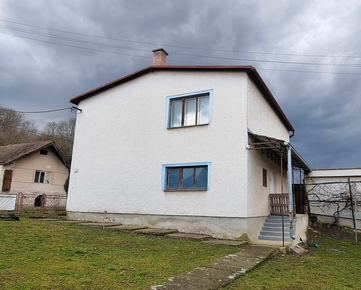 Na predaj zachovalý rodinný dom v obci Hontianske Tesáre, Báčovce