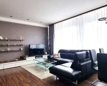Moderný, KOMPLETNE ZARIADENÝ  4-izb. byt s balkónom, S PARKOVANÍM, 90,26 m2, Bratislava / NOVÉ MESTO.
