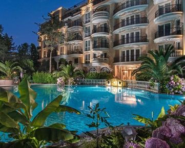 Luxusný 3 izbový apartmán s 2 kúpeľňami a krbom v top komplexe 4* Venera Palace, 400m od pláže, Slnečné pobrežie, Bulharsko
