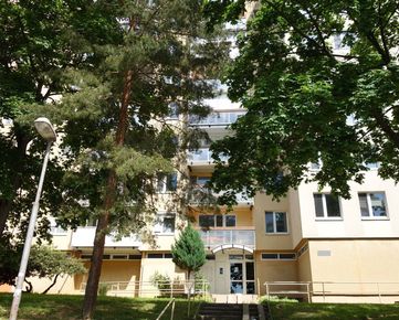 Výborne riešený 3-izbový byt s lodžiou 74 m2, Juh I v Trenčíne