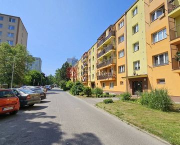 HĽADÁM: 2i byt s balkónom, 55 m2, do 130.000 €, Žilina - Hliny VII