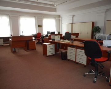 Prenájom - rekonštruované kancelárske priestory, 312 m2, Palackého ul.