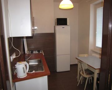 2 izbový byt na prenájom Prešov, Pavlovičovo Námestie, čiastočne zariadený