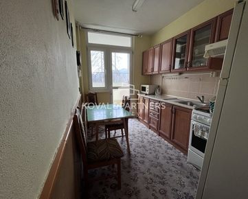 Zariadený 2 izbový byt s balkónom - Žarnovica