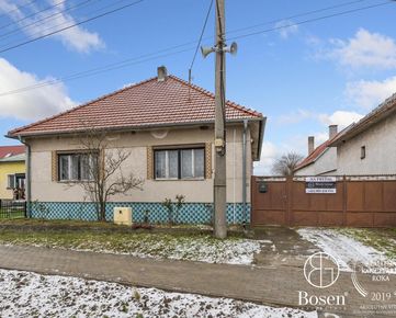 BOSEN | Na predaj rodinný dom v obci Pernek s výhľadom na Malé Karpaty