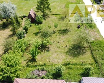 APEX reality ponúka na predaj stavebný pozemok v Merašiciach, 800 m2